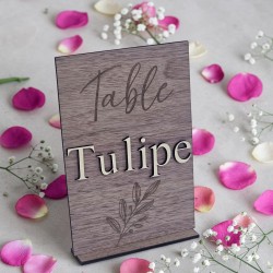 Nom de table bois et or